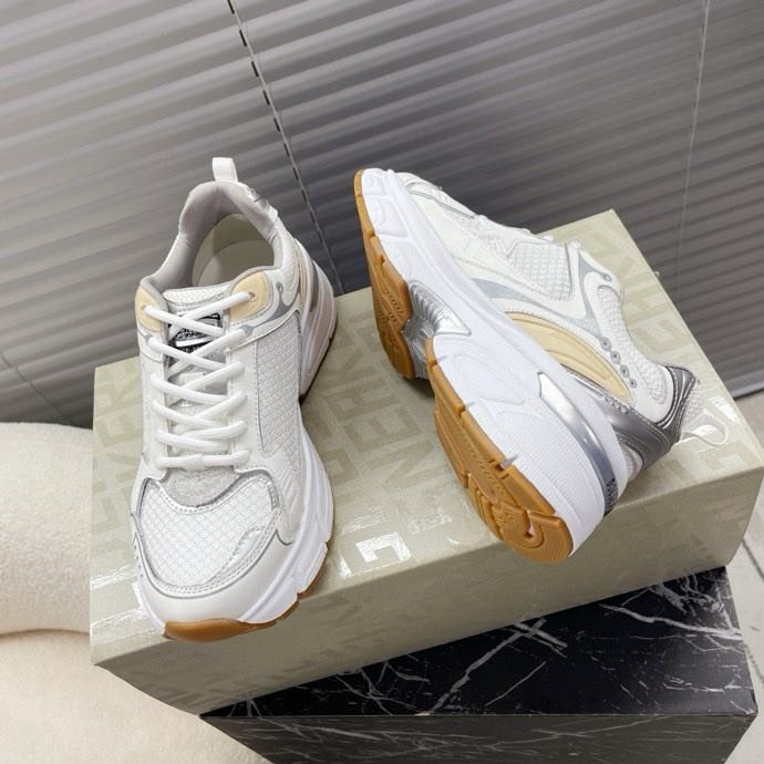 Sneakers Golden Goose Deluxe фото 6