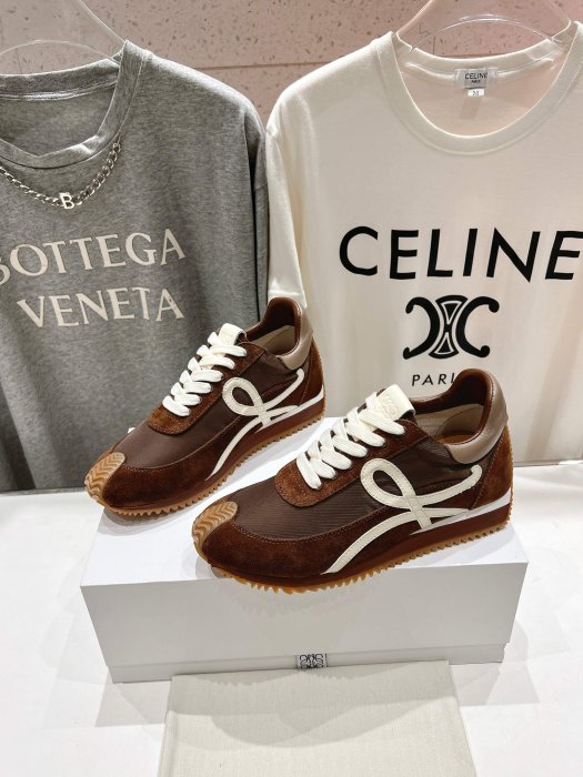 Кроссовки женские фото 4