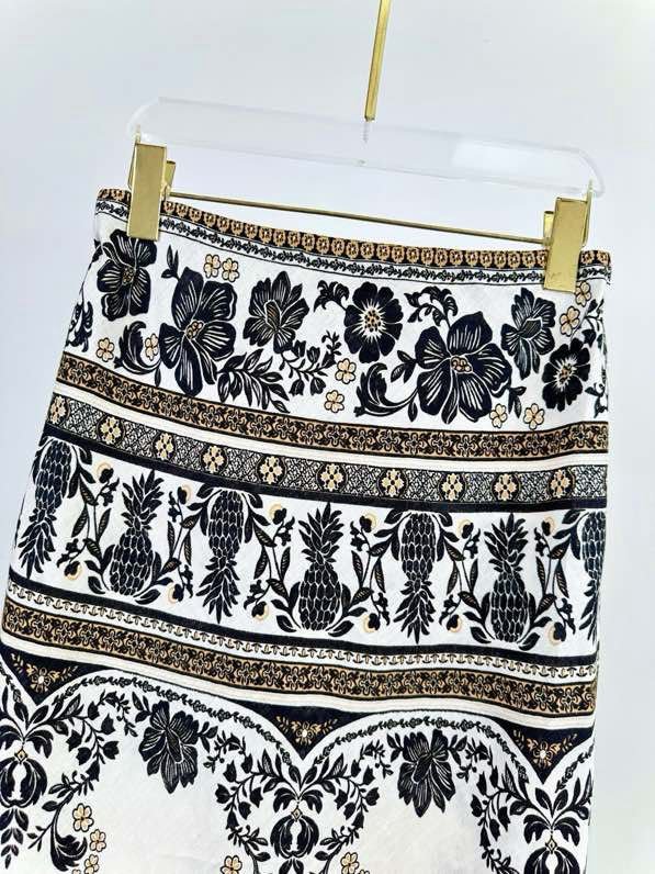 Long linen skirt of series ILLUMINATE фото 4