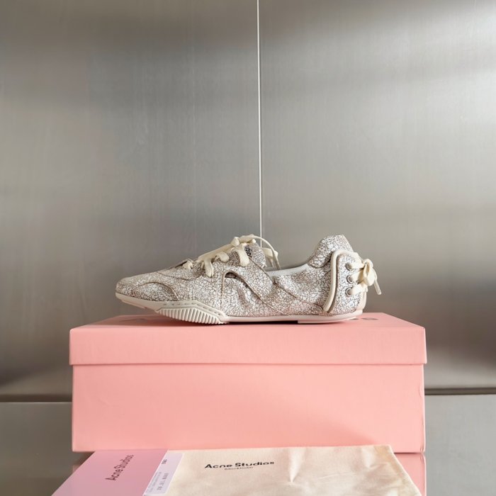 Кросівки фото 5