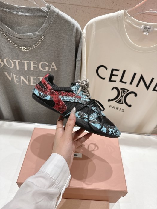 Кроссовки фото 5