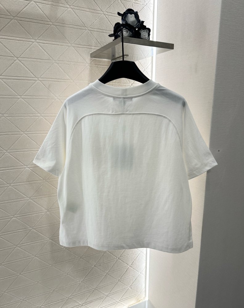 T-shirt women's фото 2