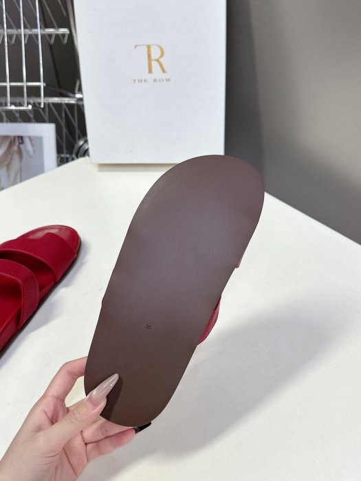 Шлепанцы фото 9