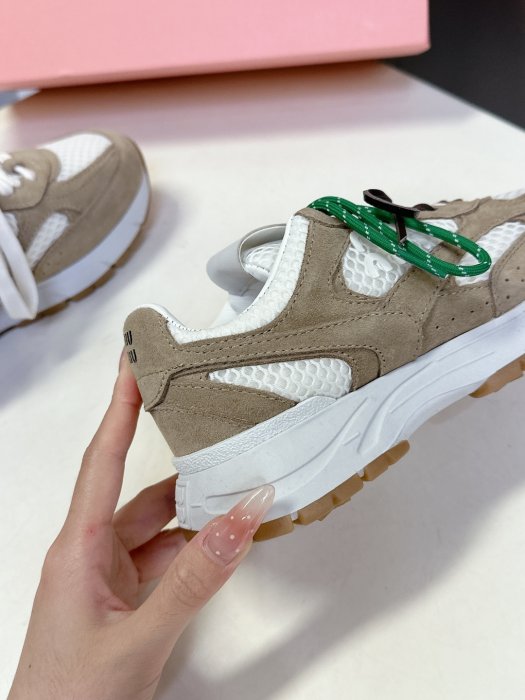 Кроссовки женские фото 7