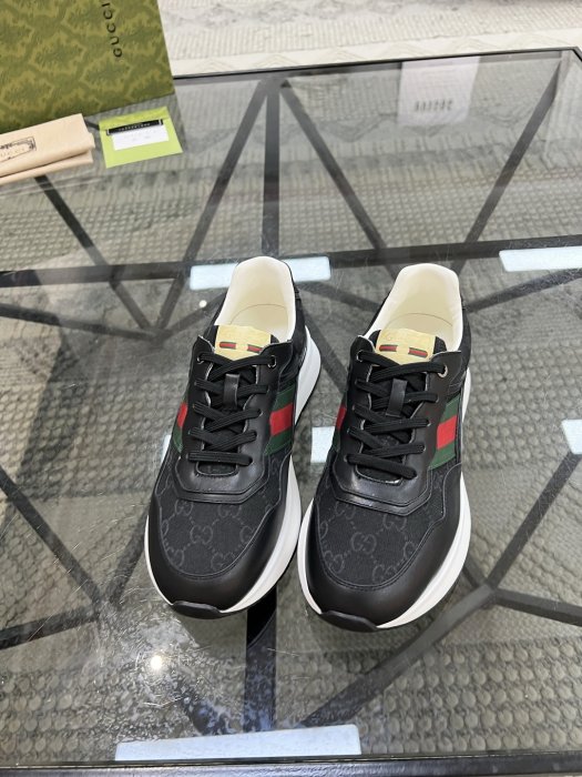 Кросівки чоловічі фото 3