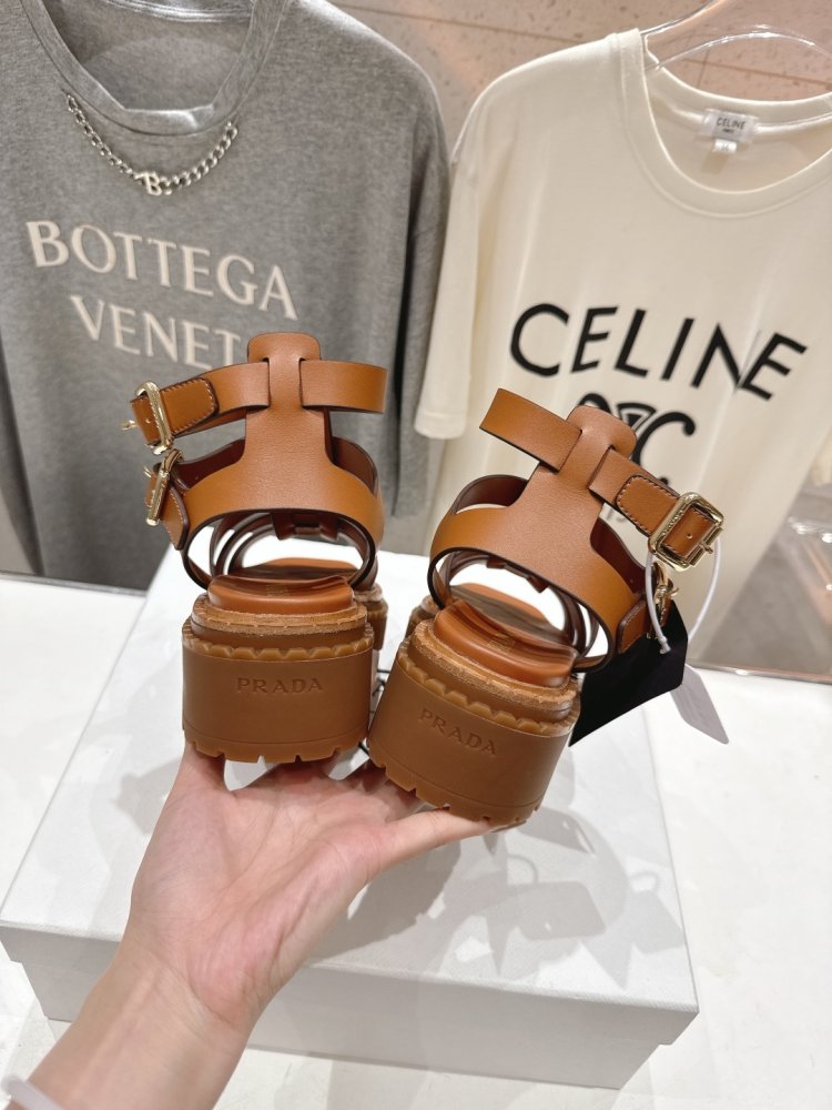 Сандалии женские фото 8