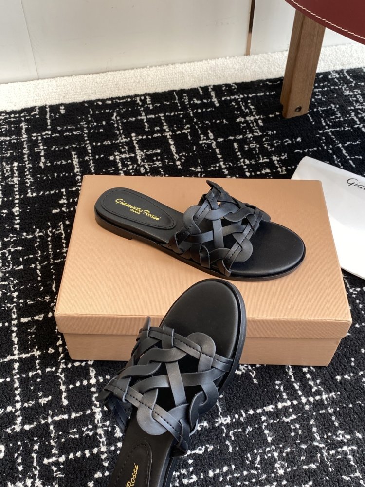 Шльопанці жіночі фото 6