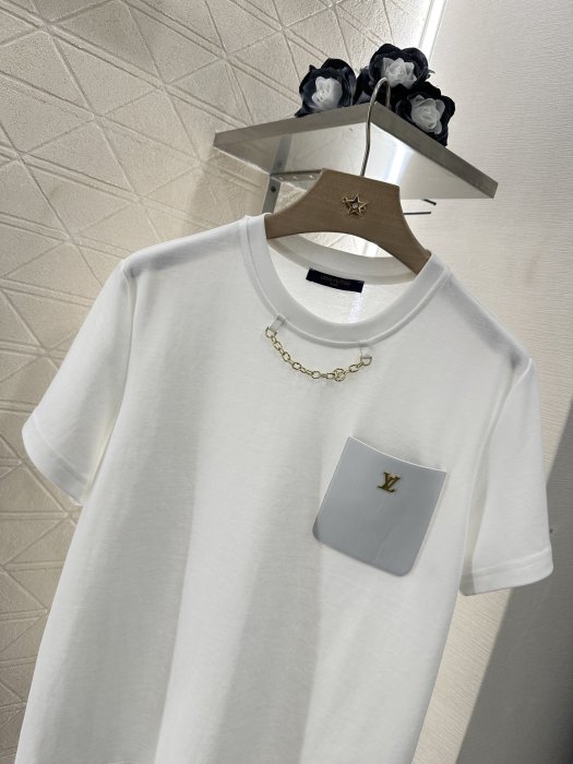 T-shirt women's фото 3