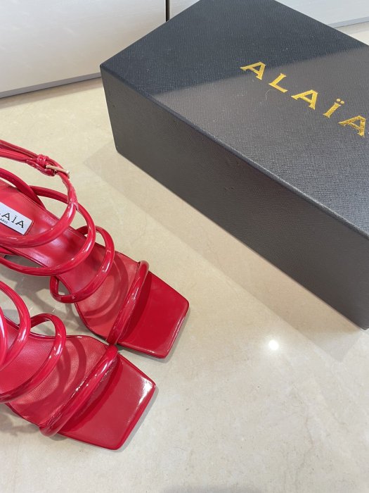 Босоножки фото 5