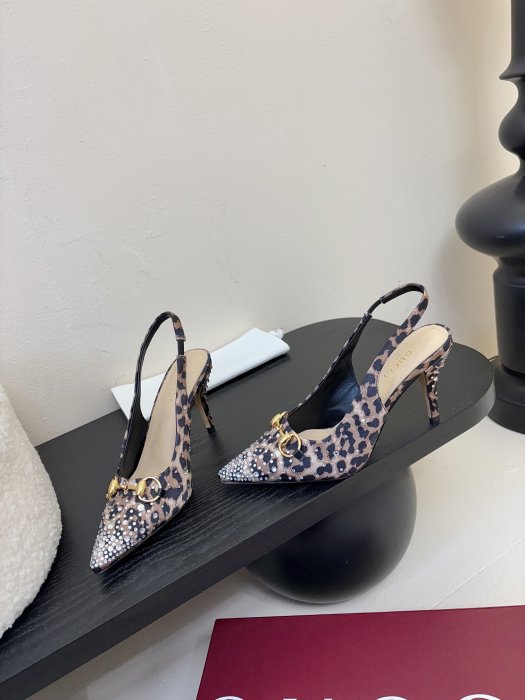 Босоножки фото 3