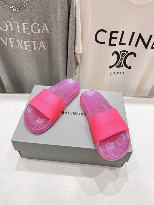 Шлепанцы фото 2