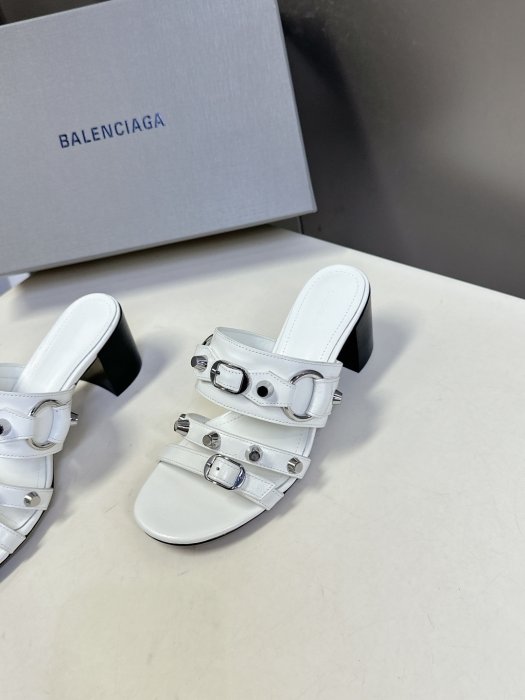 Босоножки фото 3