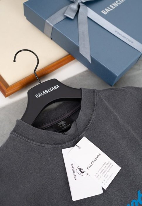 Футболка жіноча фото 4