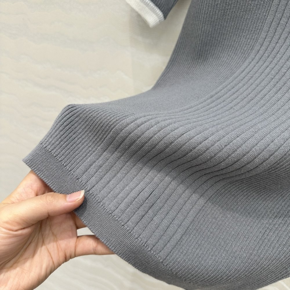 T-shirt women's фото 7