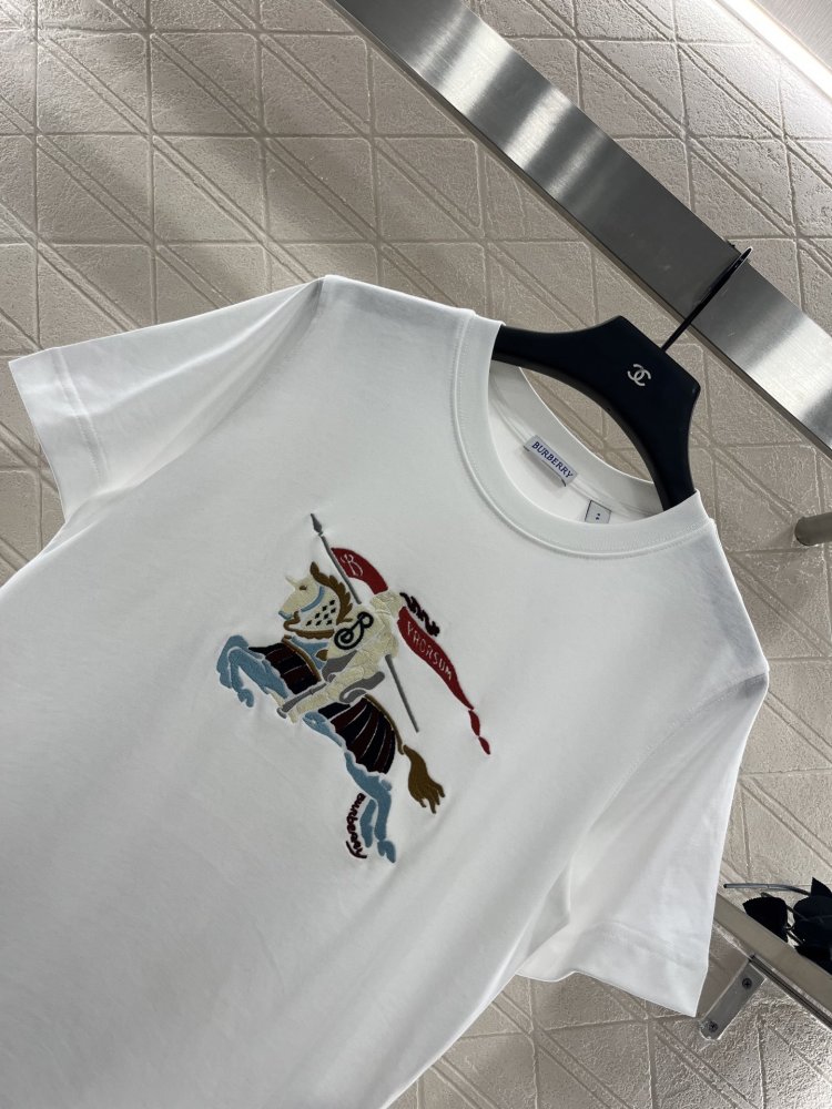 T-shirt women's фото 3