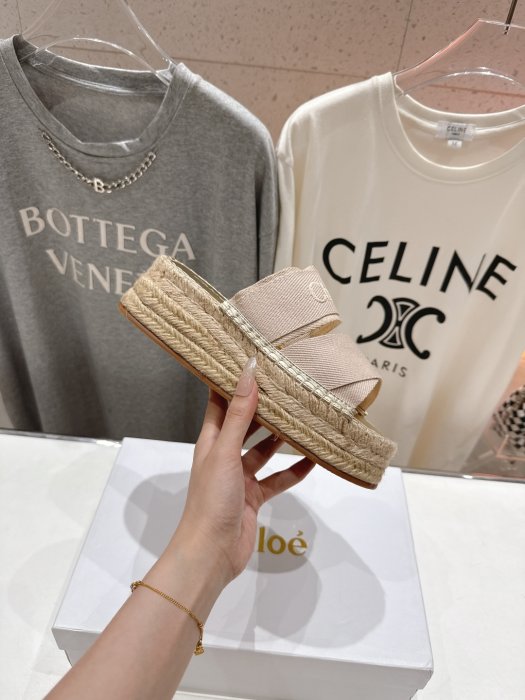 Шльопанці жіночі фото 5