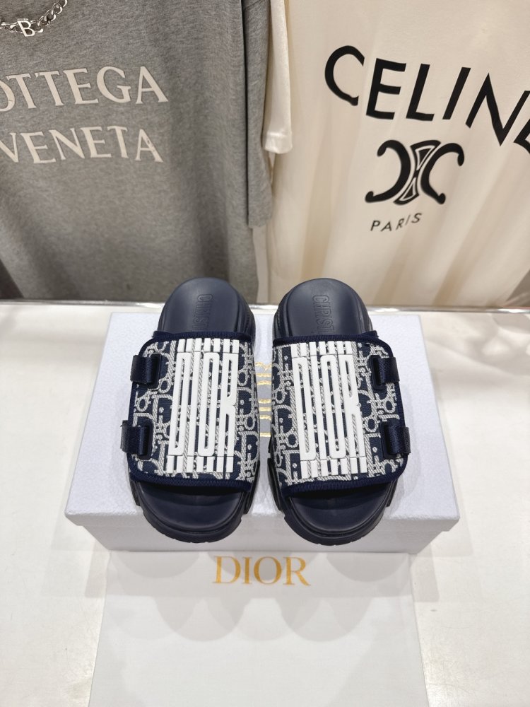 Шлепанцы женские