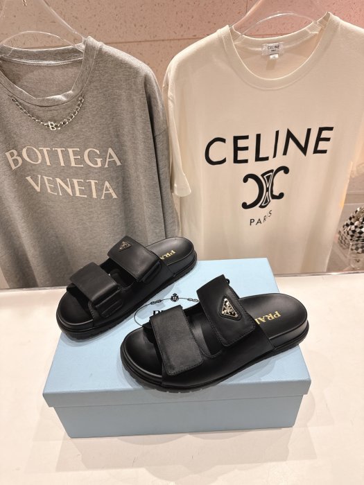 Шлепанцы фото 3