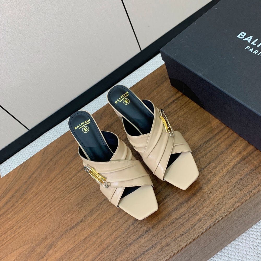 Босоножки фото 3