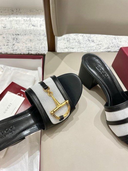 Босоножки фото 6