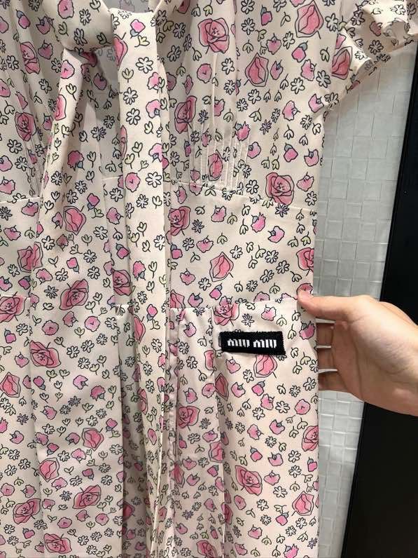 Платье с рукавами фонариками и принтом роз фото 8