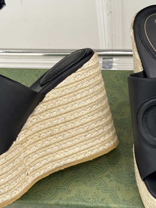 Босоножки фото 6