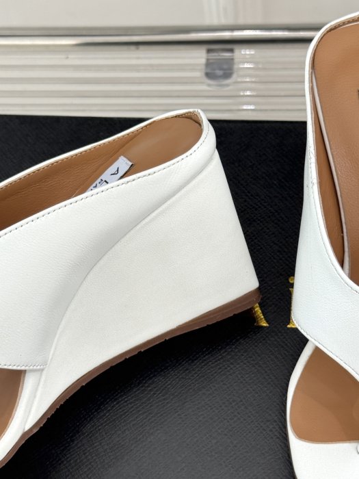 Босоножки фото 6