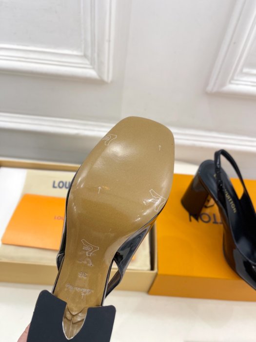 Босоножки фото 9