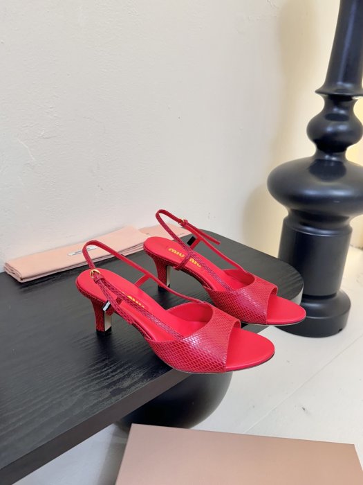 Босоножки фото 2