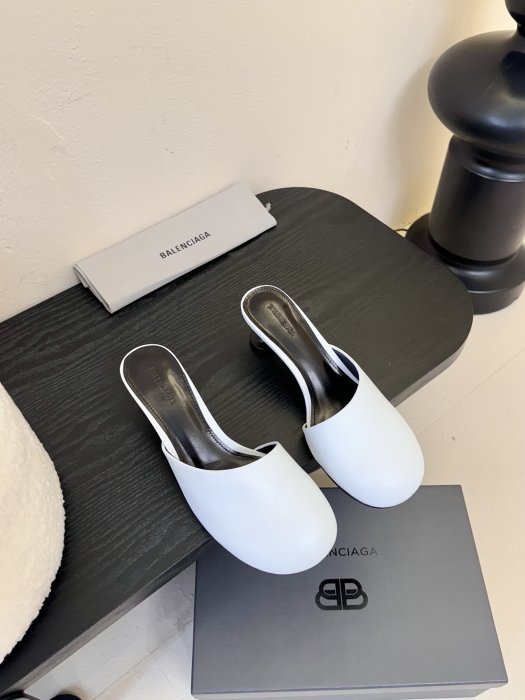 Шлепанцы женские