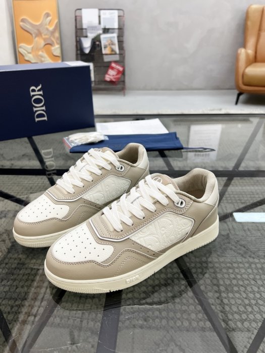 Кросівки чоловічі