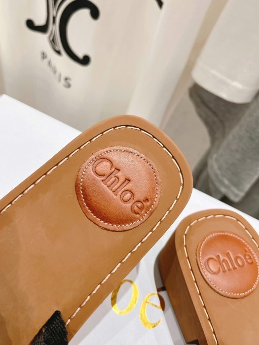 Шльопанці жіночі фото 6