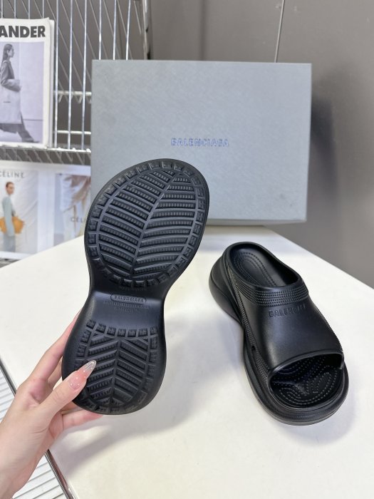 Шлепанцы фото 9