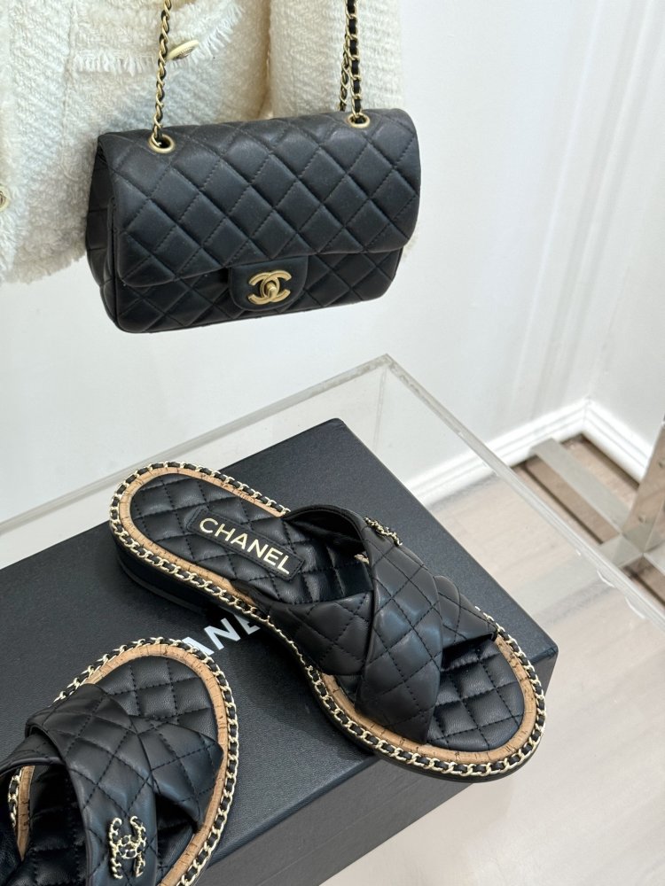 Шльопанці жіночі фото 5