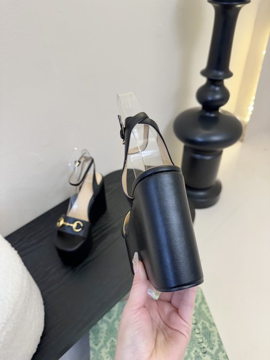 Босоножки фото 6