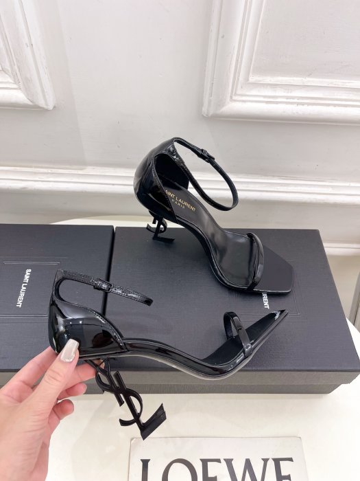 Босоножки фото 4