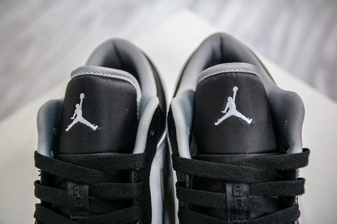 Кросівки Air Jordan 1 Low Shadow 553558 040 фото 8