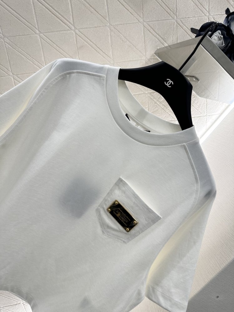 T-shirt women's фото 3