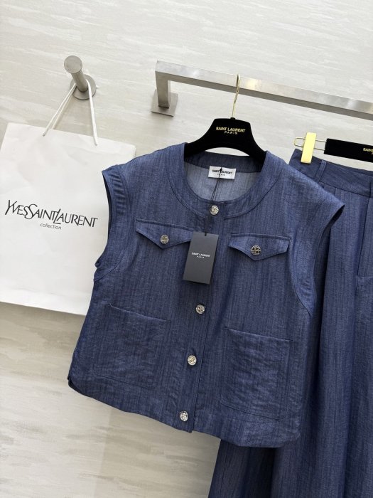 Costume female фото 3