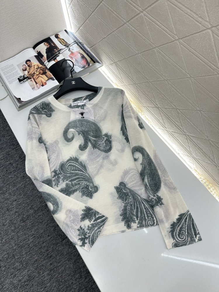 Кофта жіноча