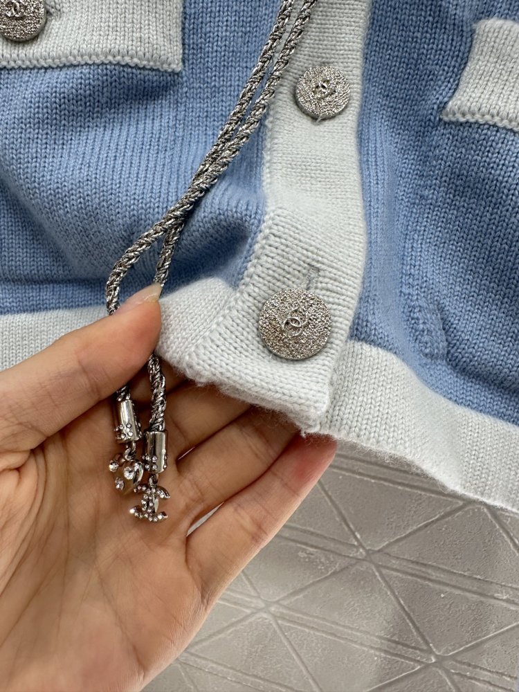 Short knitted cardigan фото 8