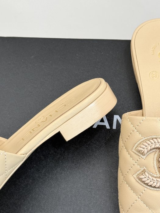 Шлепанцы фото 6