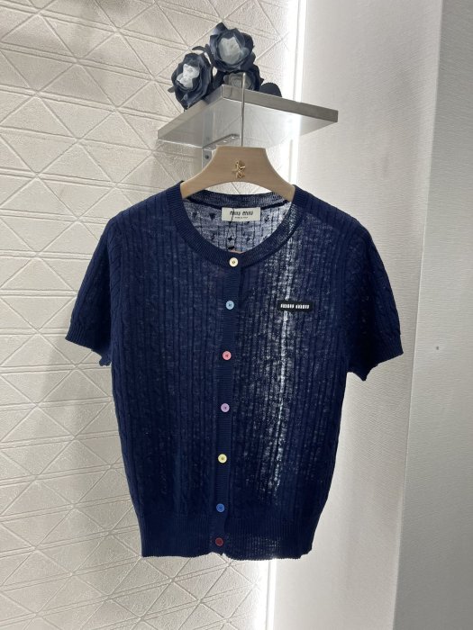 Футболка жіноча