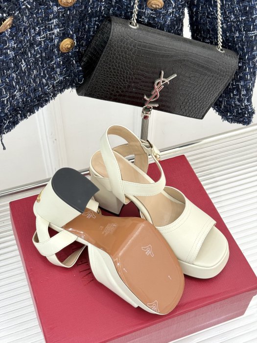 Босоножки фото 9