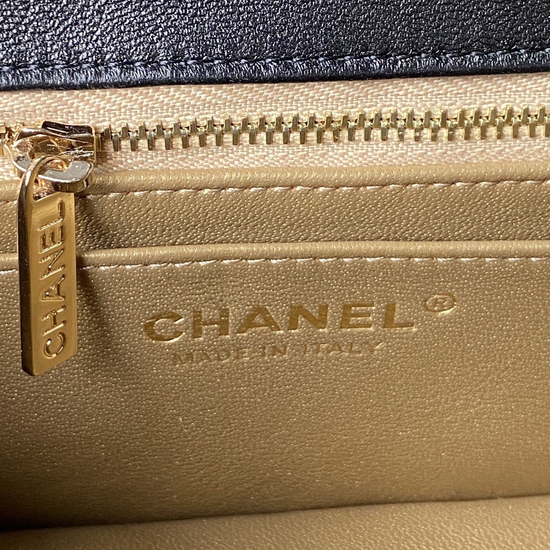 Сумка Chanel Flap Bag Lambskin Gold 15 см фото 8