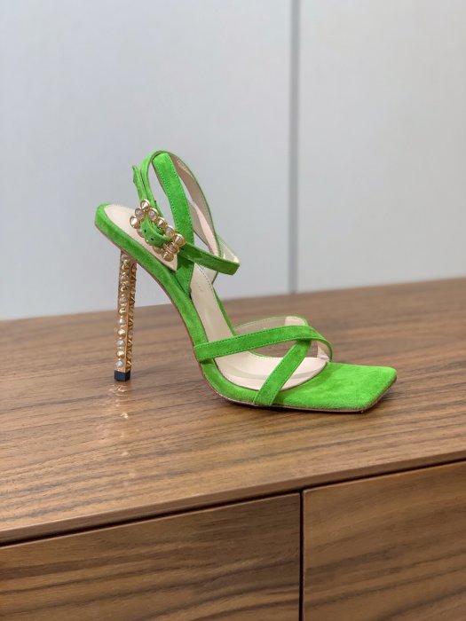 Босоножки фото 3