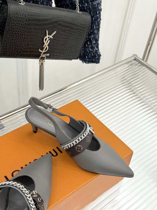 Босоножки фото 5