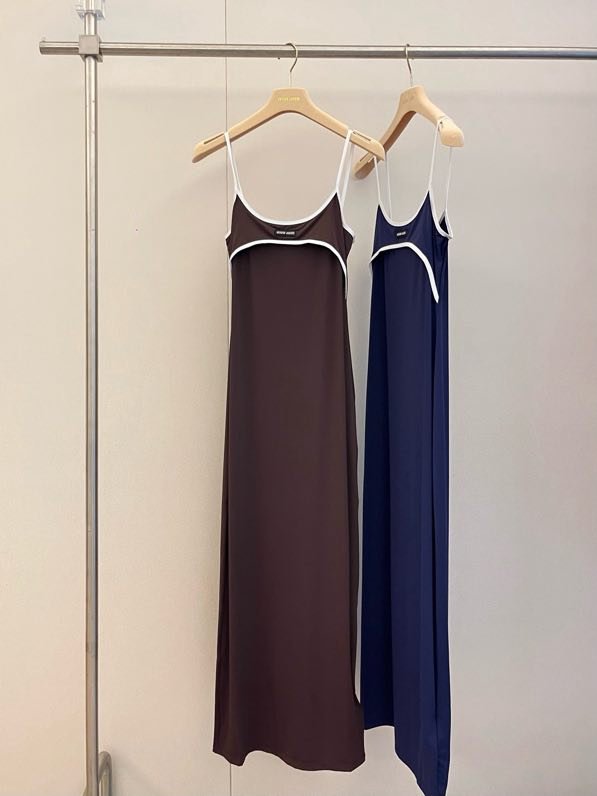 Платье с бретельками