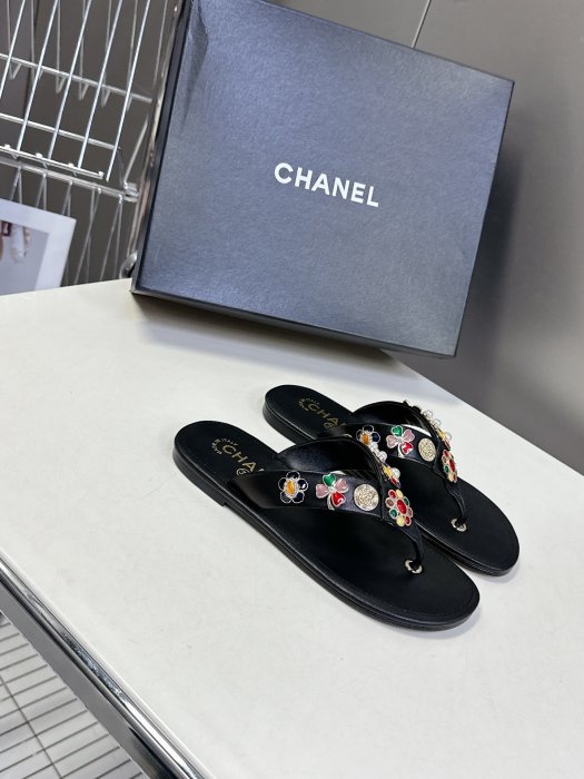 Шлепанцы фото 2