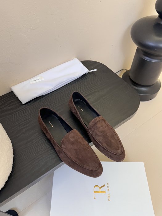 Лоферы женские